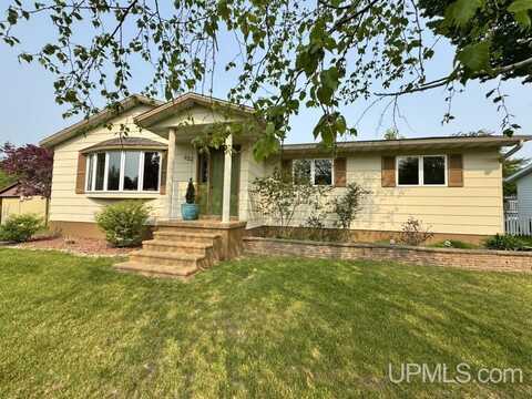 622 E Kemp, L'anse, MI 49946