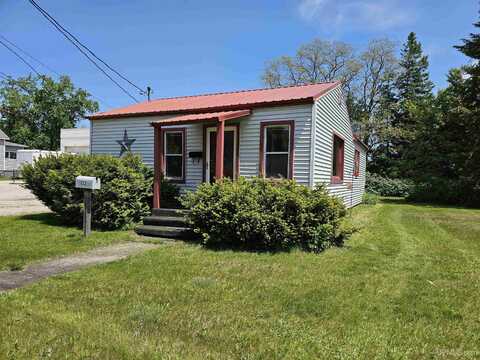 132 N Fifth, Manistique, MI 49854