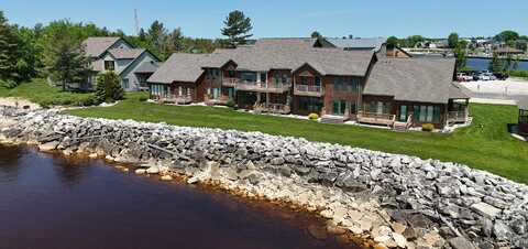 396 Harborview, Manistique, MI 49854