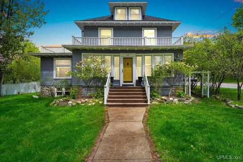 624 E G, Iron Mountain, MI 49801