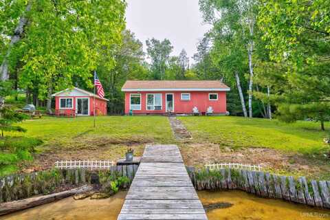 610N West Gulliver Lake, Gulliver, MI 49840
