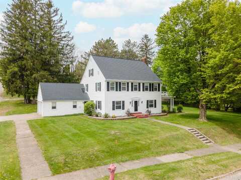 203 N Eighth, Iron River, MI 49935