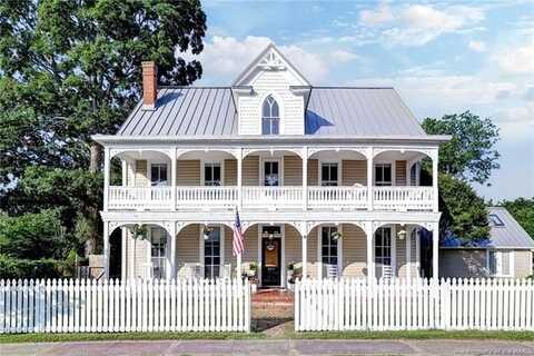 826 Lee Street, West Point, VA 23181