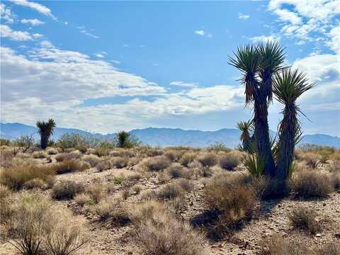 N Stewart Mountain Road, Golden Valley, AZ 86413