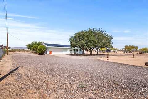 3565 N Adobe Road, Golden Valley, AZ 86413