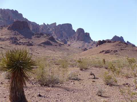 4885 S Papago Road, Golden Valley, AZ 86413