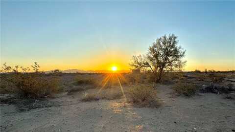 16140 S Shep Lane, Yucca, AZ 86438