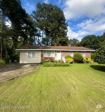 5017 Curve Road, Elm City, NC 27822