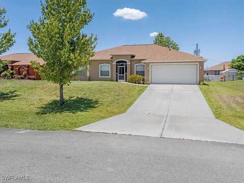 821 Carlfield Avenue, Lehigh Acres, FL 33971