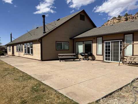 893 Foothill DR, Apple Valley, UT 84737