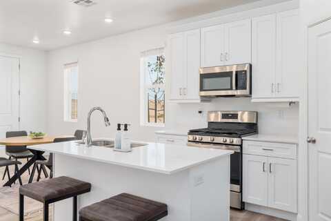 484 W Greenstone Place, Saint George, UT 84790
