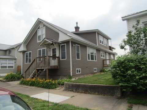 711 S 1st Street, Guttenberg, IA 52052