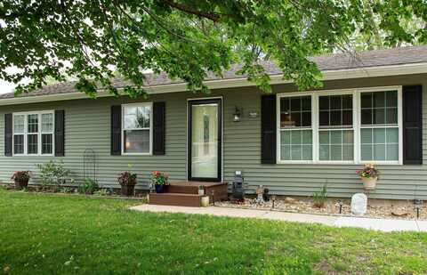 506 N Kelly St, Shell Rock, IA 50670