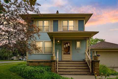 520 2nd St SE, Oelwein, IA 50662
