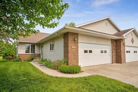 612 West Street, Dysart, IA 52224