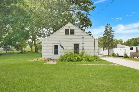524 S Hackett Road, Waterloo, IA 50701