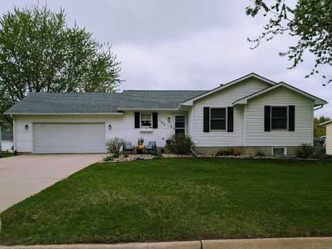 1105 SW David Drive, Independence, IA 50644