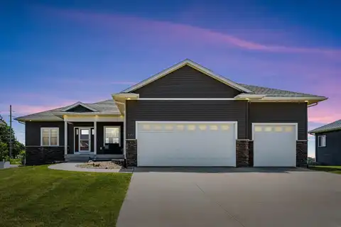 5104 William Drive, Waterloo, IA 50701