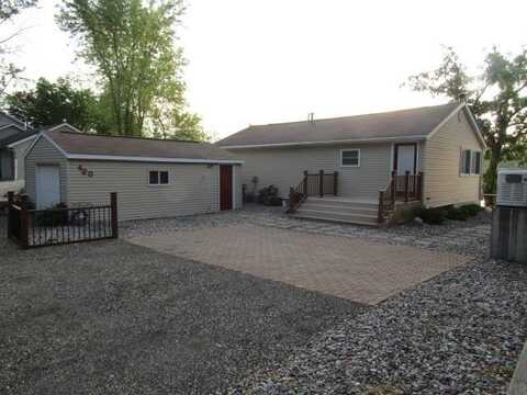 420 River View Road, Guttenberg, IA 52052