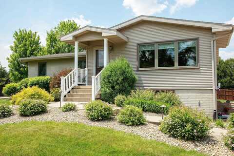 205 Island View, Waverly, IA 50677