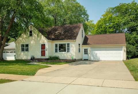 3509 McClain Drive, Cedar Falls, IA 50613