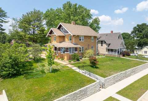 1113 Walnut Street, Cedar Falls, IA 50613