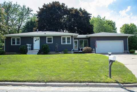 413 NW 17th Street, Waverly, IA 50677