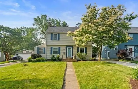 345 Derbyshire Road, Waterloo, IA 50701