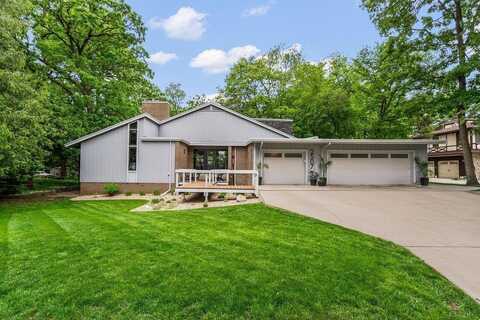 2507 Willow Lane, Cedar Falls, IA 50613