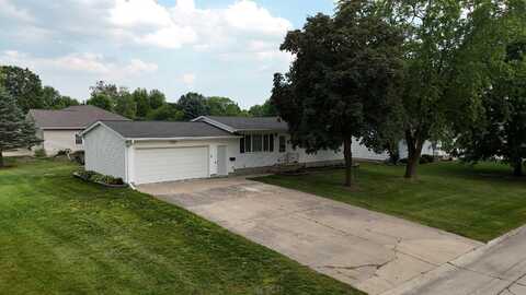 512 Malone Avenue, Readlyn, IA 50668
