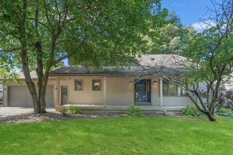 2712 Ryan Drive, Cedar Falls, IA 50613