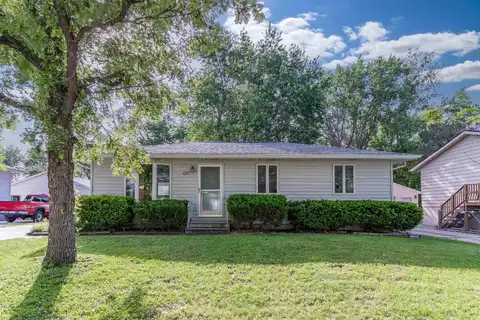 1351 Edgewood Drive, Waterloo, IA 50701