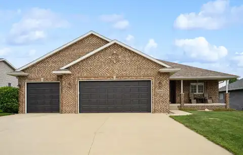 4833 Winghaven Drive, Waterloo, IA 50701