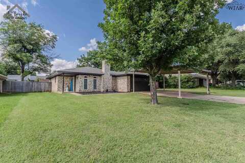 2106 E CRAFTON STREET, Henrietta, TX 76365