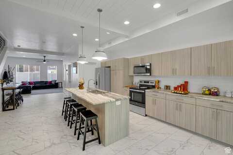 4022 S BURCH CREEK WAY, South Ogden, UT 84405