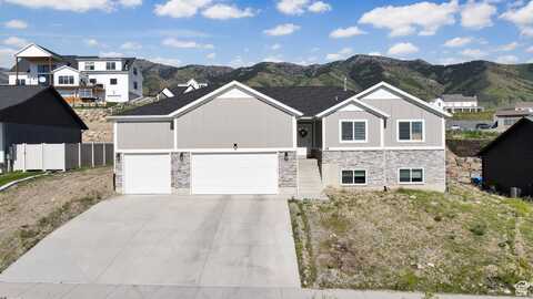 108 S 900 E, Hyde Park, UT 84318
