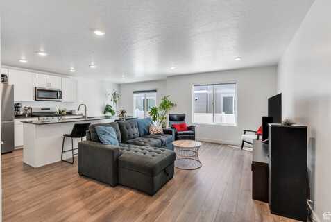 1073 E DORY BOAT, Saratoga Springs, UT 84045