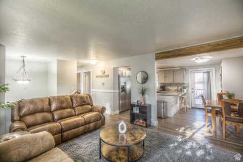 2318 N 970 W, Clinton, UT 84015