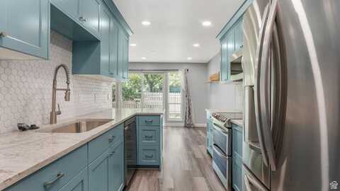 22 CREEKSIDE, Centerville, UT 84014