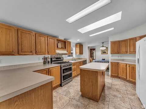 679 PERCIVAL, North Salt Lake, UT 84054
