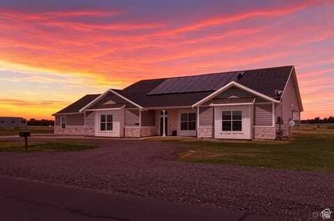 5724 W 2425 N, Hooper (Davis Cnty), UT 84315