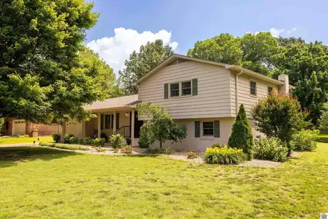 2216 Gatesborough Circle, Murray, KY 42071