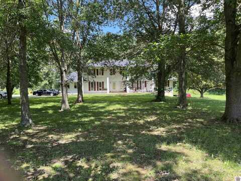 50 Greenwood Dr., Cadiz, KY 42211