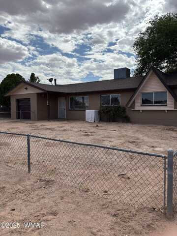 125 Cochise Drive, Winslow, AZ 86047