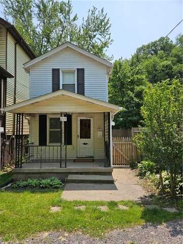 235 Glass Run Rd, Lincoln, PA 15207