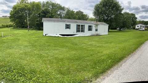 665 Superior Rd, Derry, PA 15627