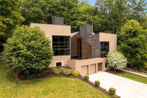 340 Lakewood Road, Unity, PA 15601