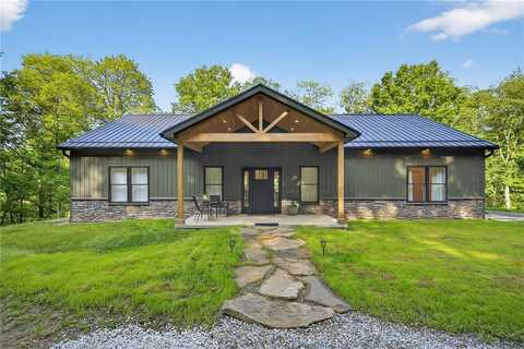 521 Creek Rd, Smith, PA 15019
