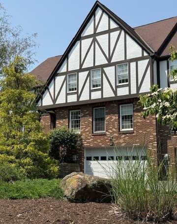204 Thornberry Cir, Lebanon, PA 15234