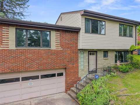 6858 Ridgevue Dr, South Park, PA 15236